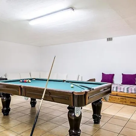 Villa Praia Da Oura Sleeps 8 Pool Wifi