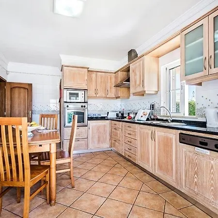 Praia Da Oura Sleeps 8 Pool Wifi Brejos