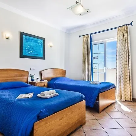 Praia Da Oura Sleeps 8 Pool Wifi