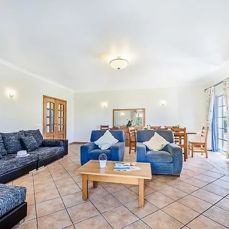 Praia Da Oura Sleeps 8 Pool Wifi